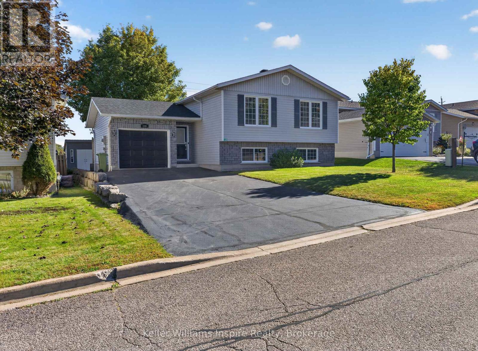 120 COCKBURN CRESCENT, Pembroke