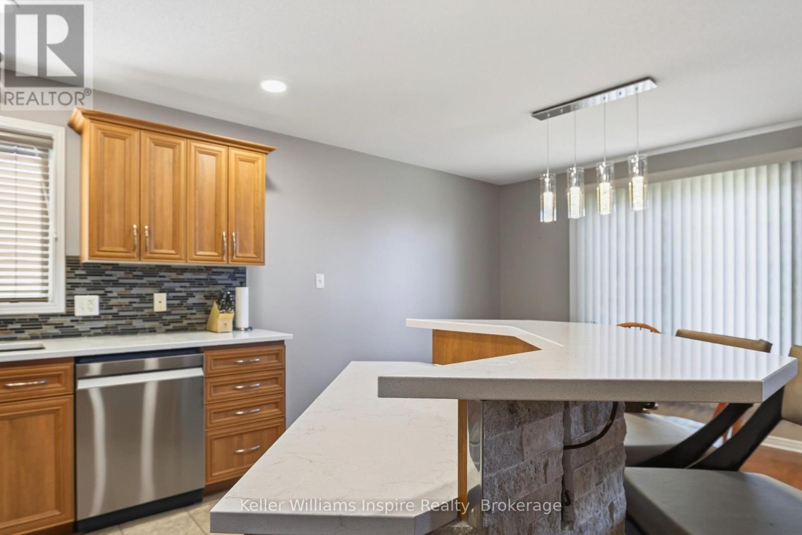 120 COCKBURN CRESCENT - 8