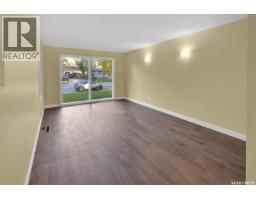 Kitchen - 110 Spinks Drive, Saskatoon, SK S7H4B9 Photo 9
