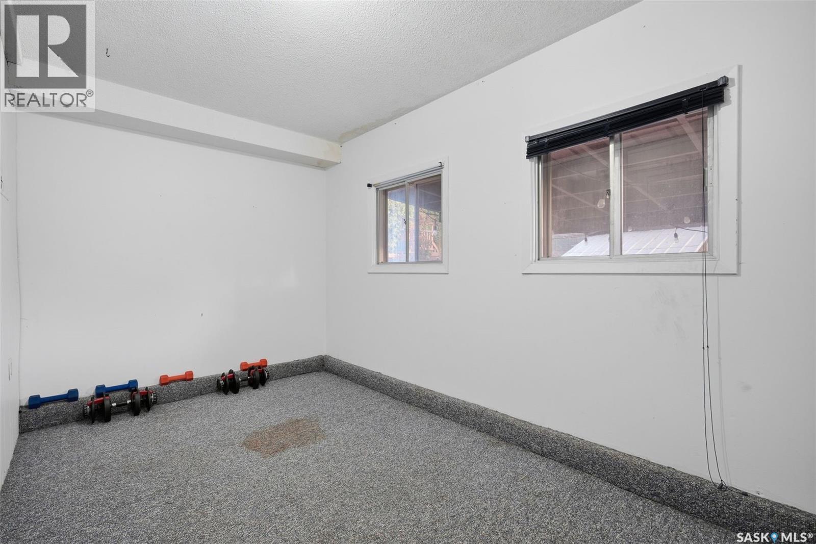 1004 6th STREET E - 24