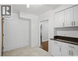 Family room - 1004 6th Street E, Saskatoon, SK S7H1E2 Photo 10