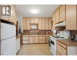 818 B Avenue N, Saskatoon, SK S7L1E7 Photo 12