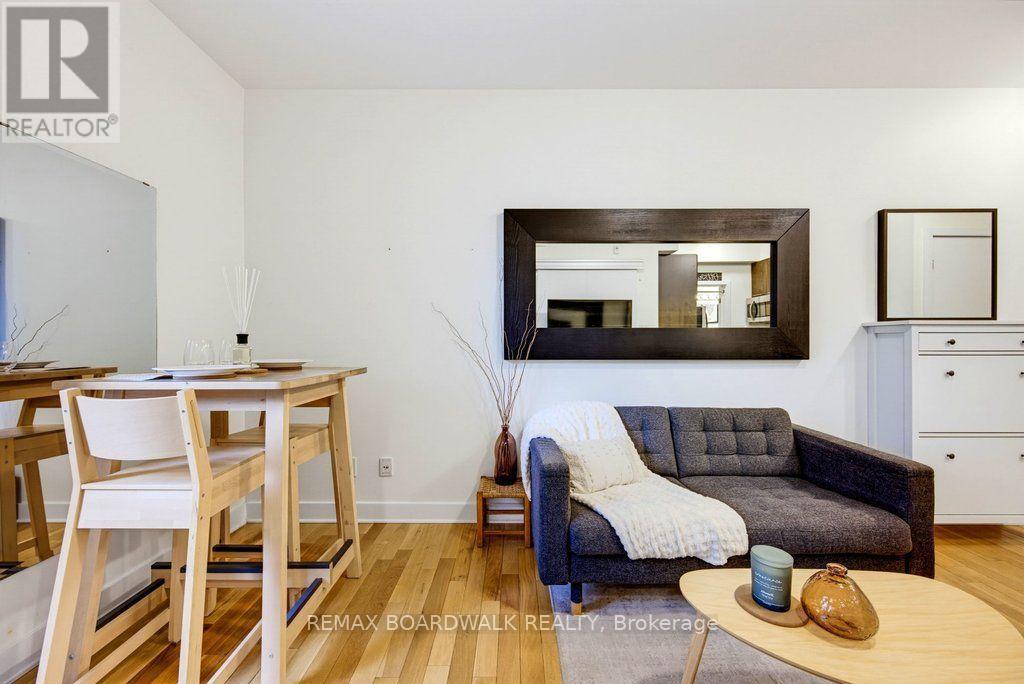#104 360 CUMBERLAND STREET - 10