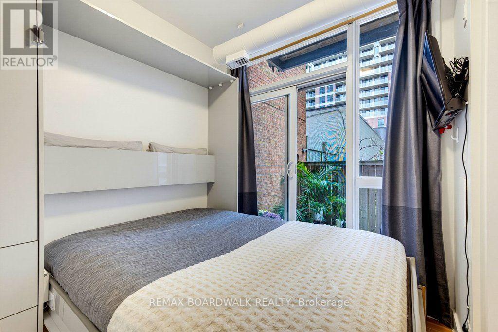 #104 360 CUMBERLAND STREET - 23