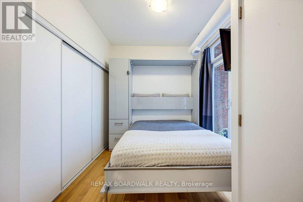 #104 360 CUMBERLAND STREET - 24