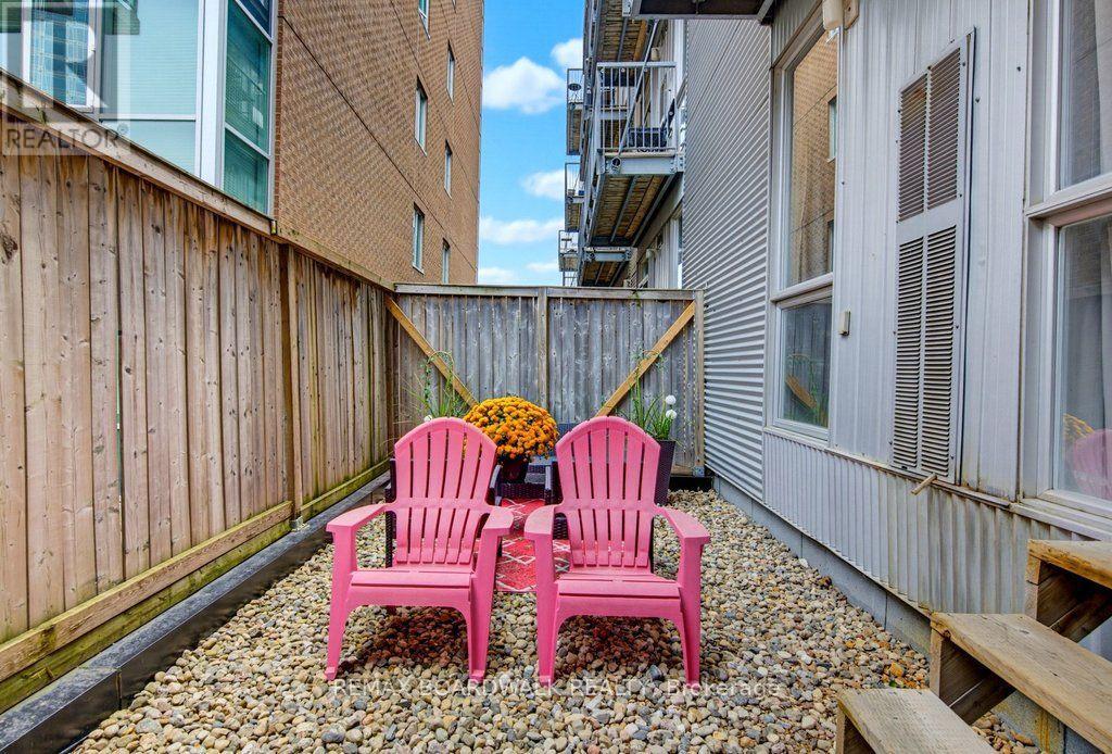 #104 360 CUMBERLAND STREET - 26