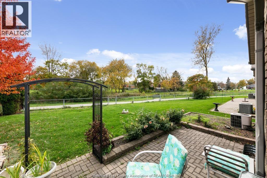 6085 Natalie COURT - 27