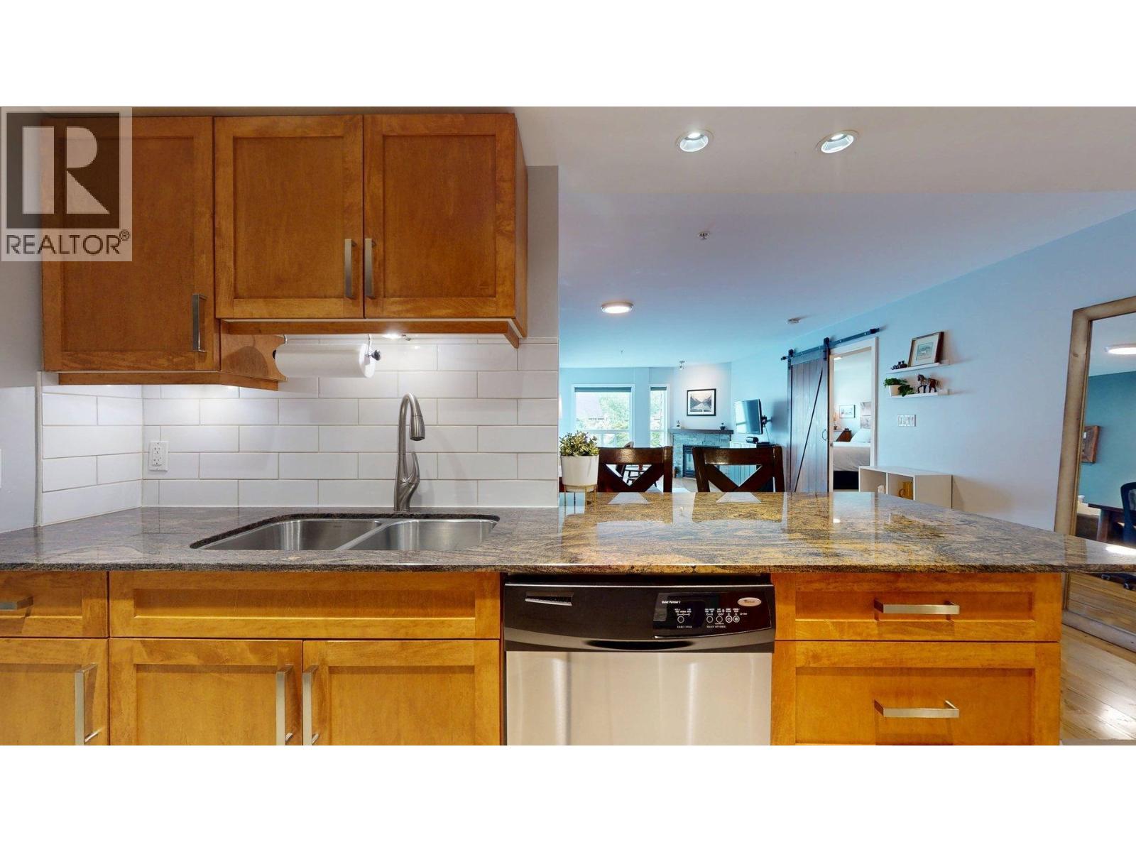 213 1212 MAIN STREET, Squamish