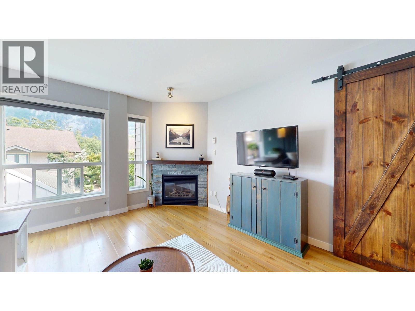 213 1212 MAIN STREET, Squamish