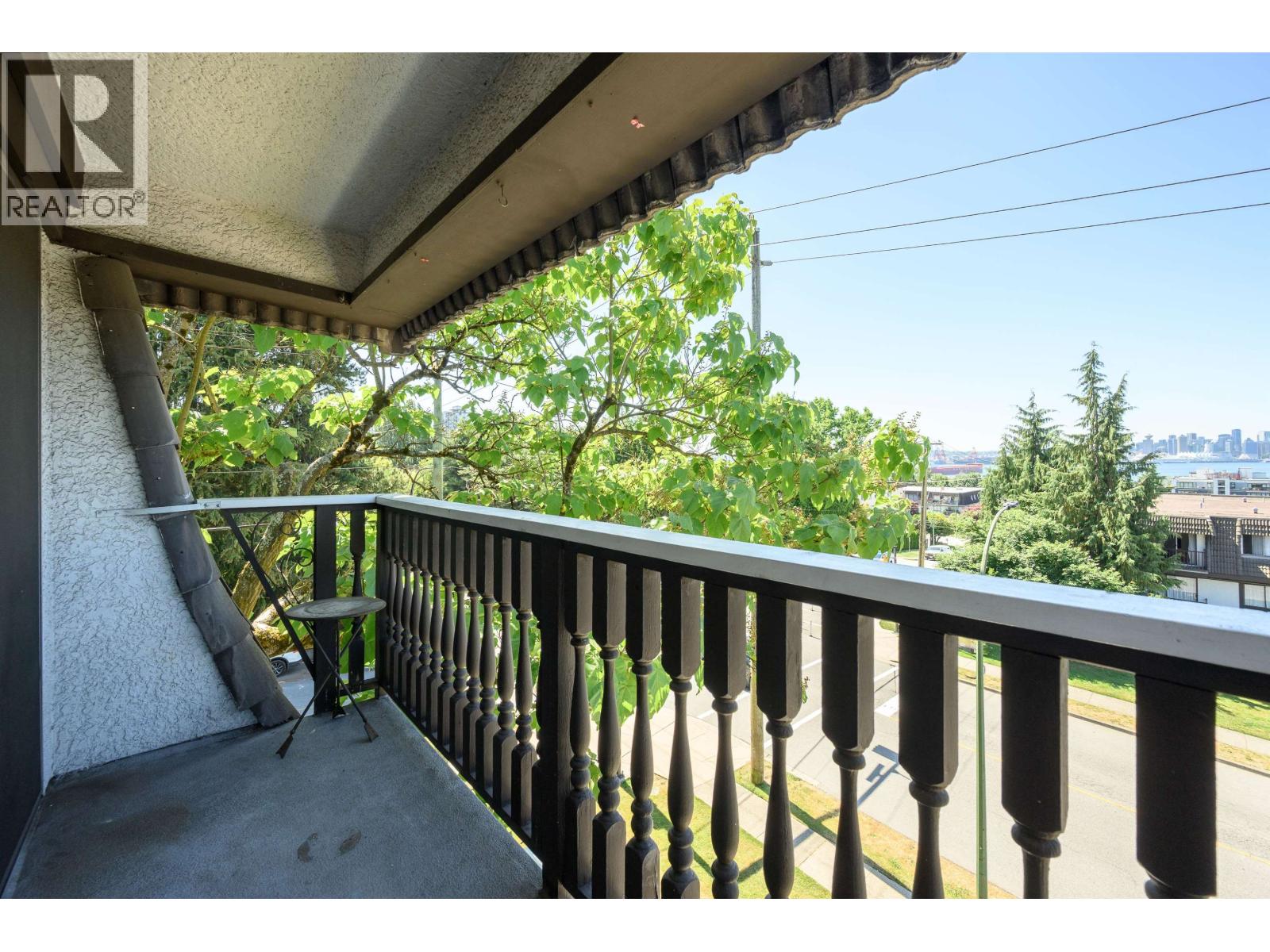 Photo of 305 310 W 3RD STREET 17