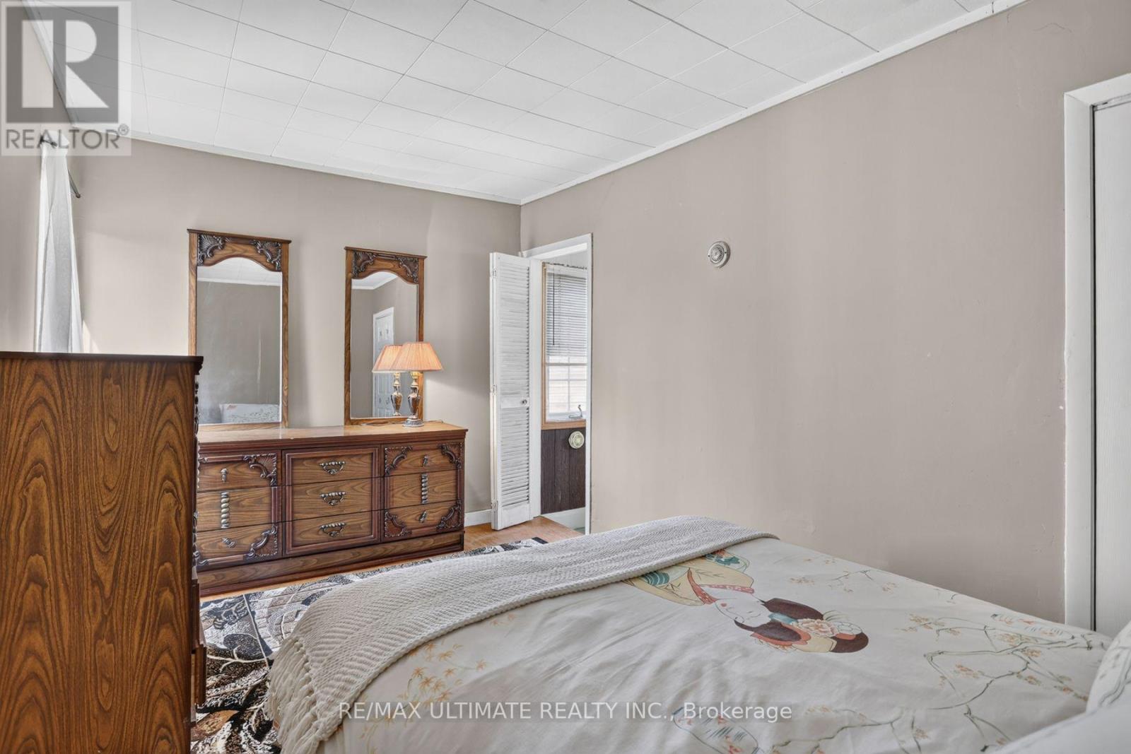 12 ELDON AVENUE - 25