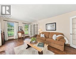 Bedroom 3 - 22541 Kennedy Road, East Gwillimbury, ON L0G1R0 Photo 8