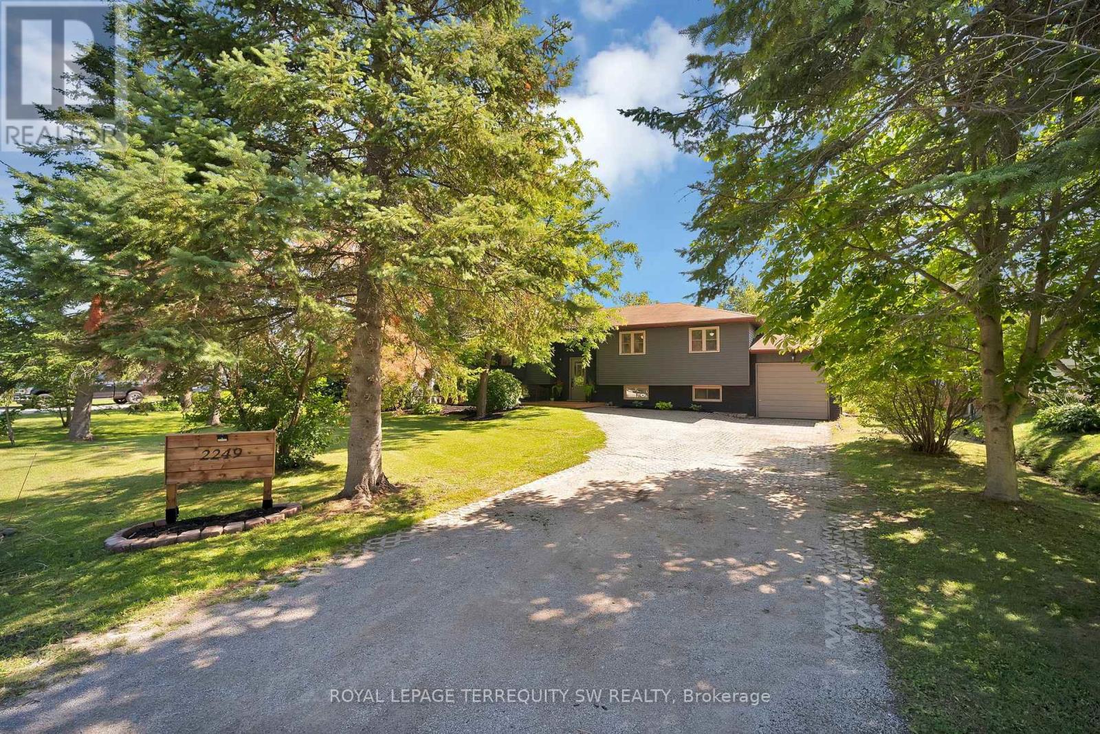 2249 WILLARD AVENUE - 14
