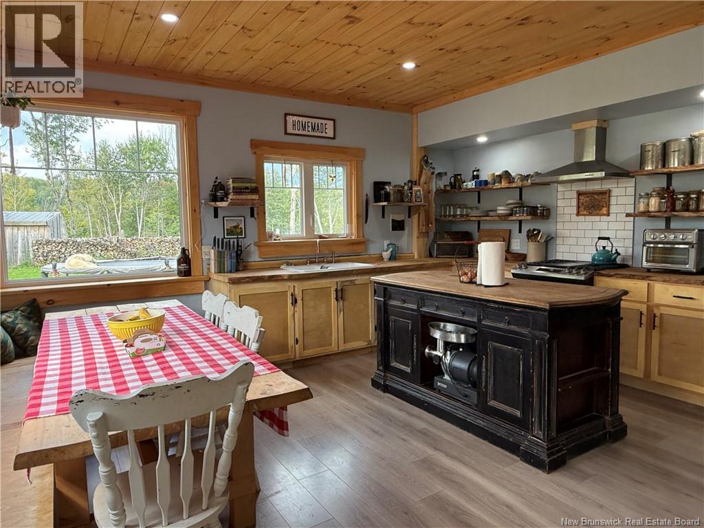 1689 Kintore Road - 16