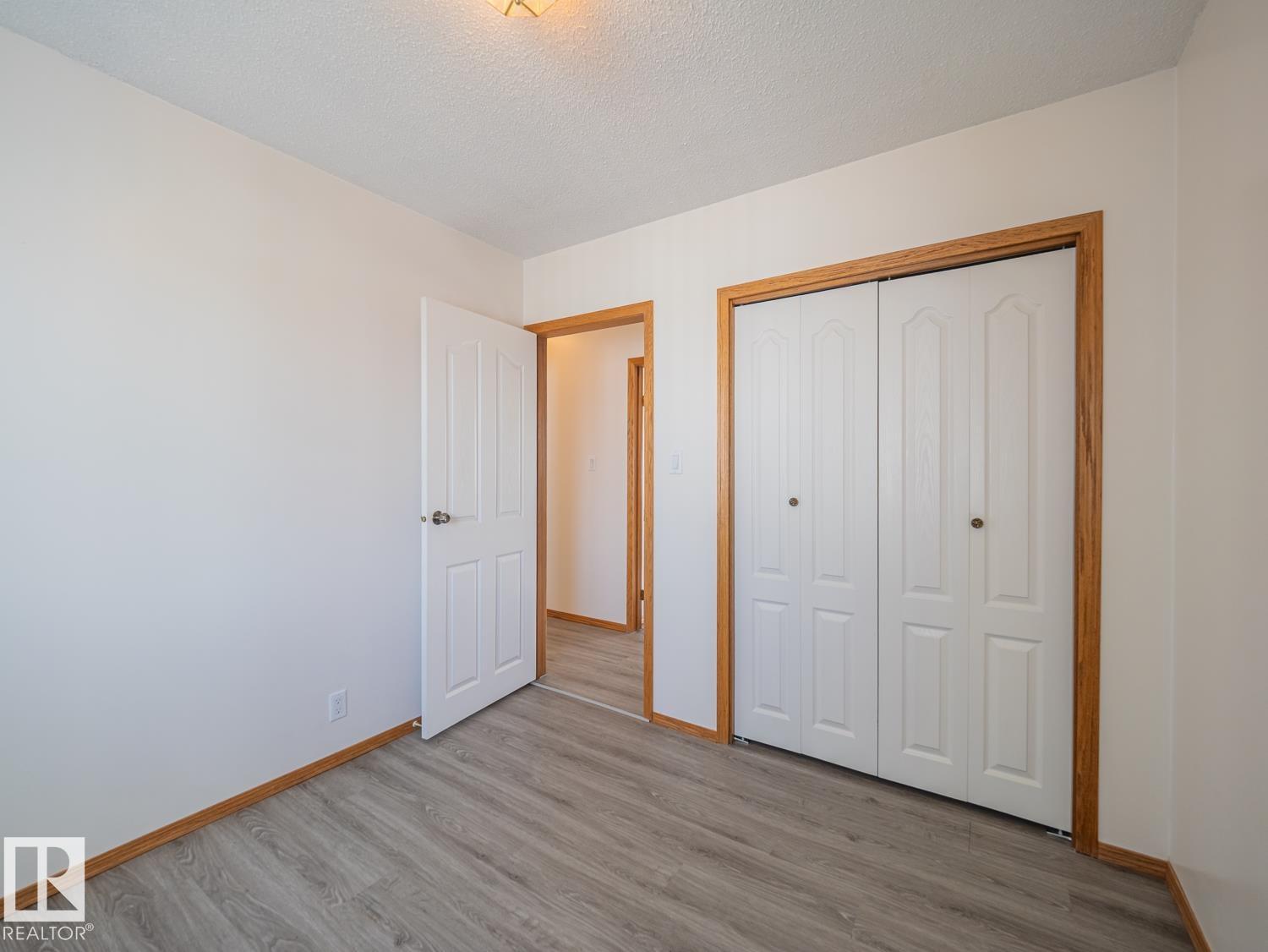5320 54 ST - 12