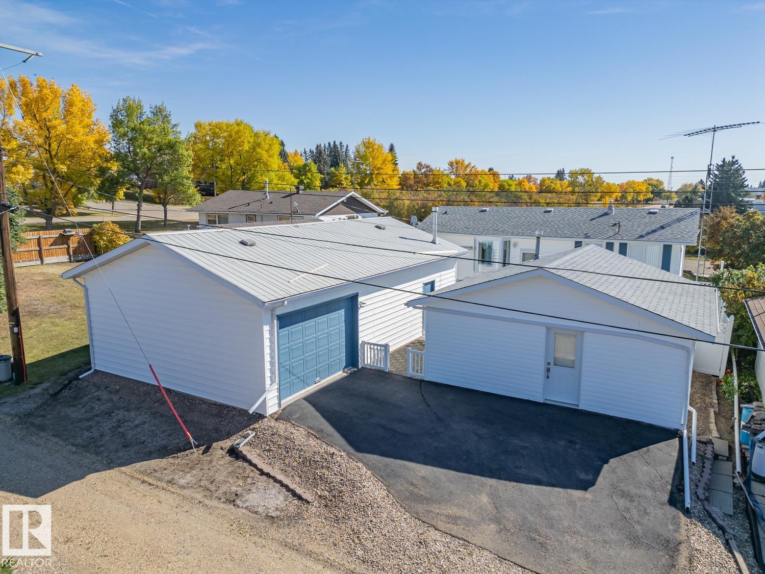 5320 54 ST - 33