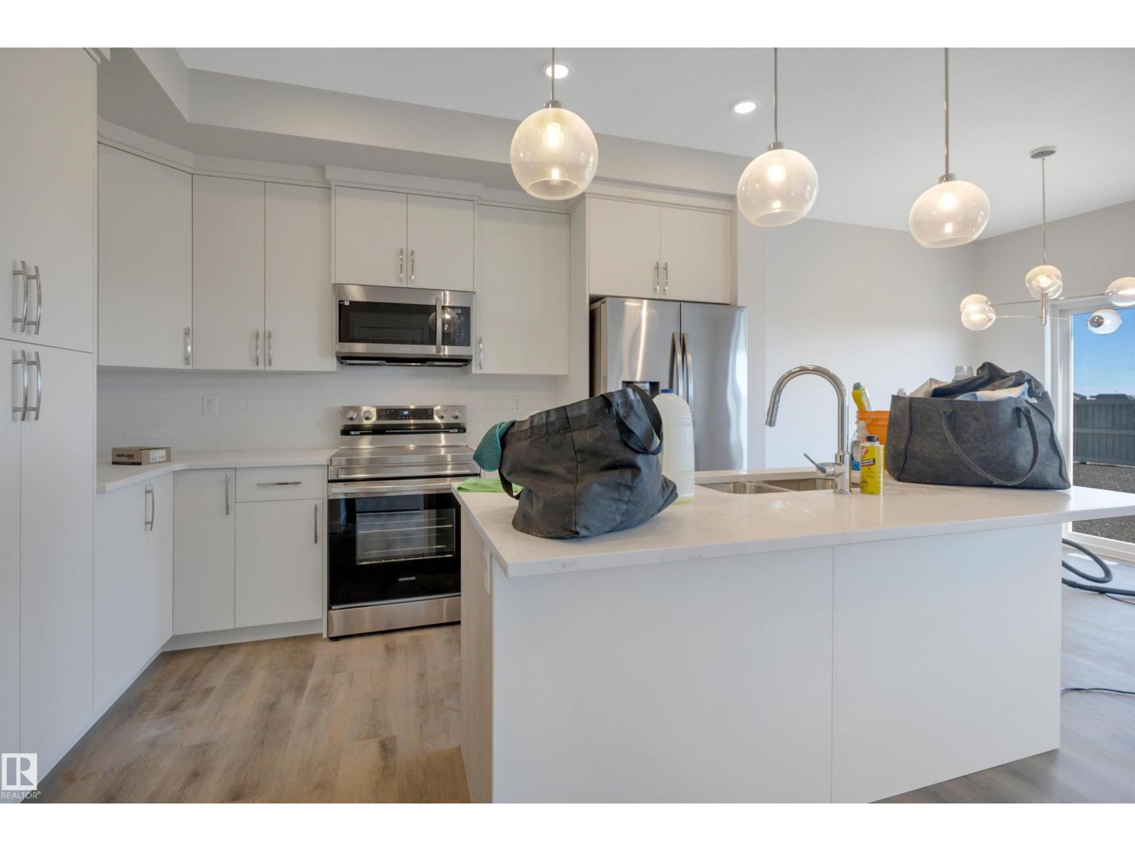 18015 73 ST NW - 7