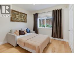 3919 Blenkinsop Rd, Saanich, BC V8P3P4 Photo 19