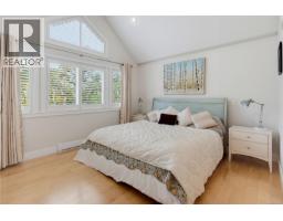 3919 Blenkinsop Rd, Saanich, BC V8P3P4 Photo 25