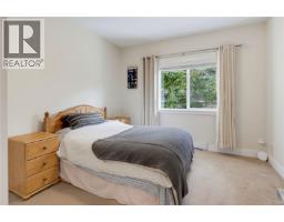 3919 Blenkinsop Rd, Saanich, BC V8P3P4 Photo 31