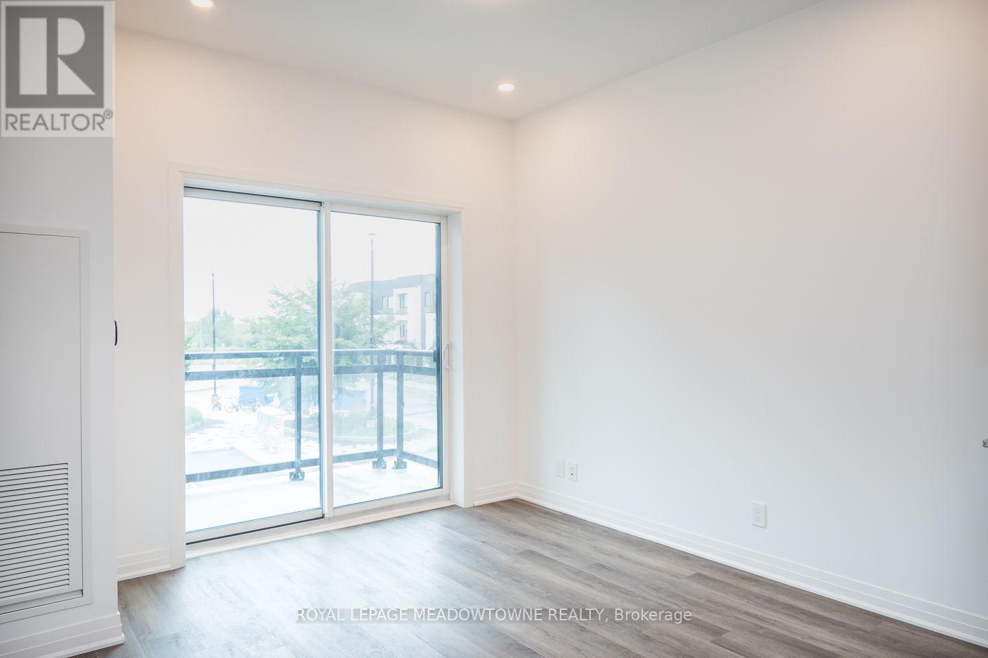 205- 102 Grovewood Common, Oakville, ON photo 17