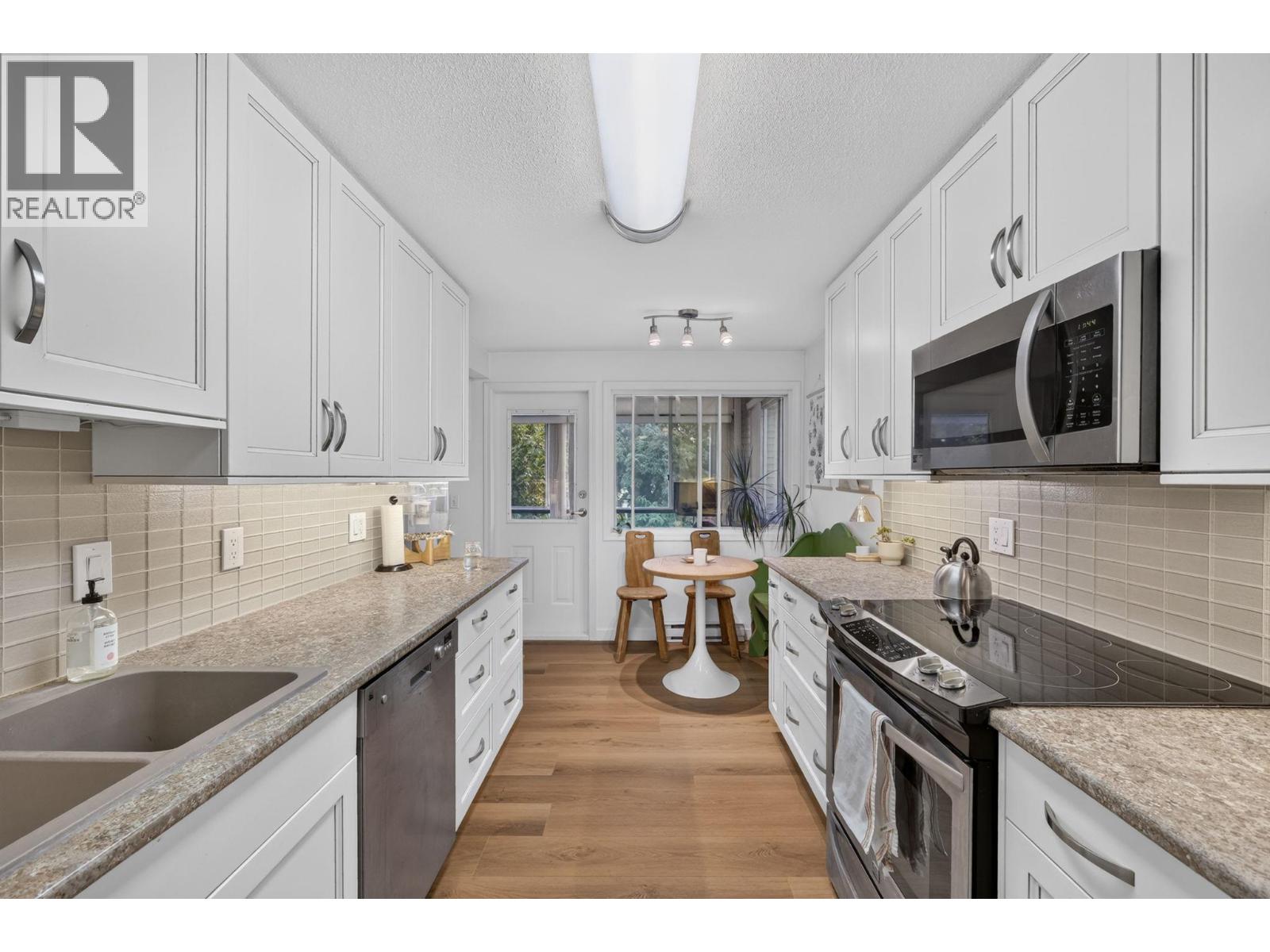 208 920 Glenwood Avenue, Kelowna