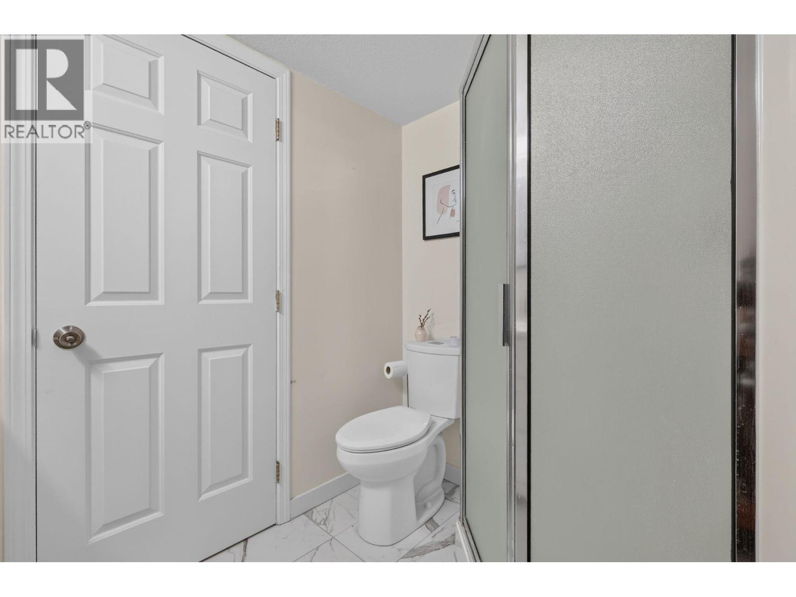 208 920 Glenwood Avenue, Kelowna