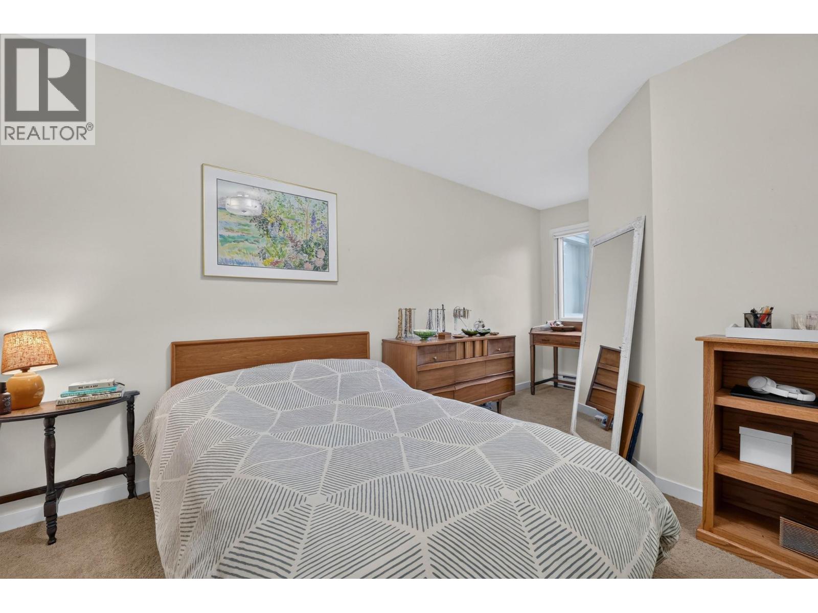 #208 920 Glenwood Avenue - 24