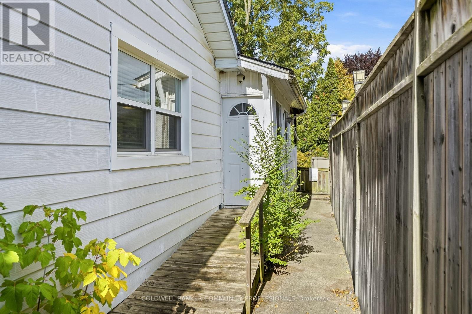 42 SANDERSON STREET - 33