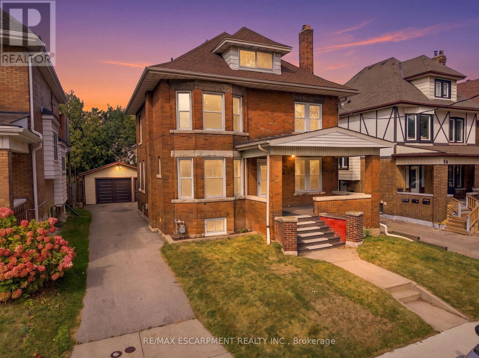 100 BALSAM AVENUE S - 1