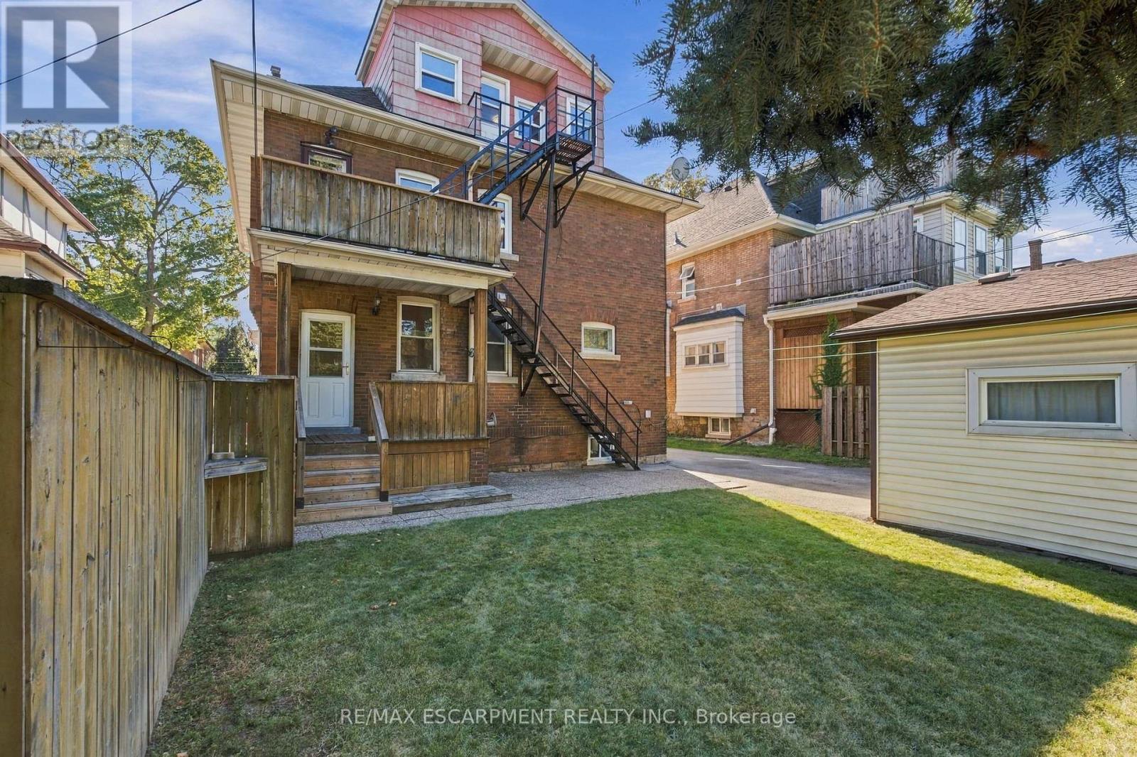 100 BALSAM AVENUE S - Image 46