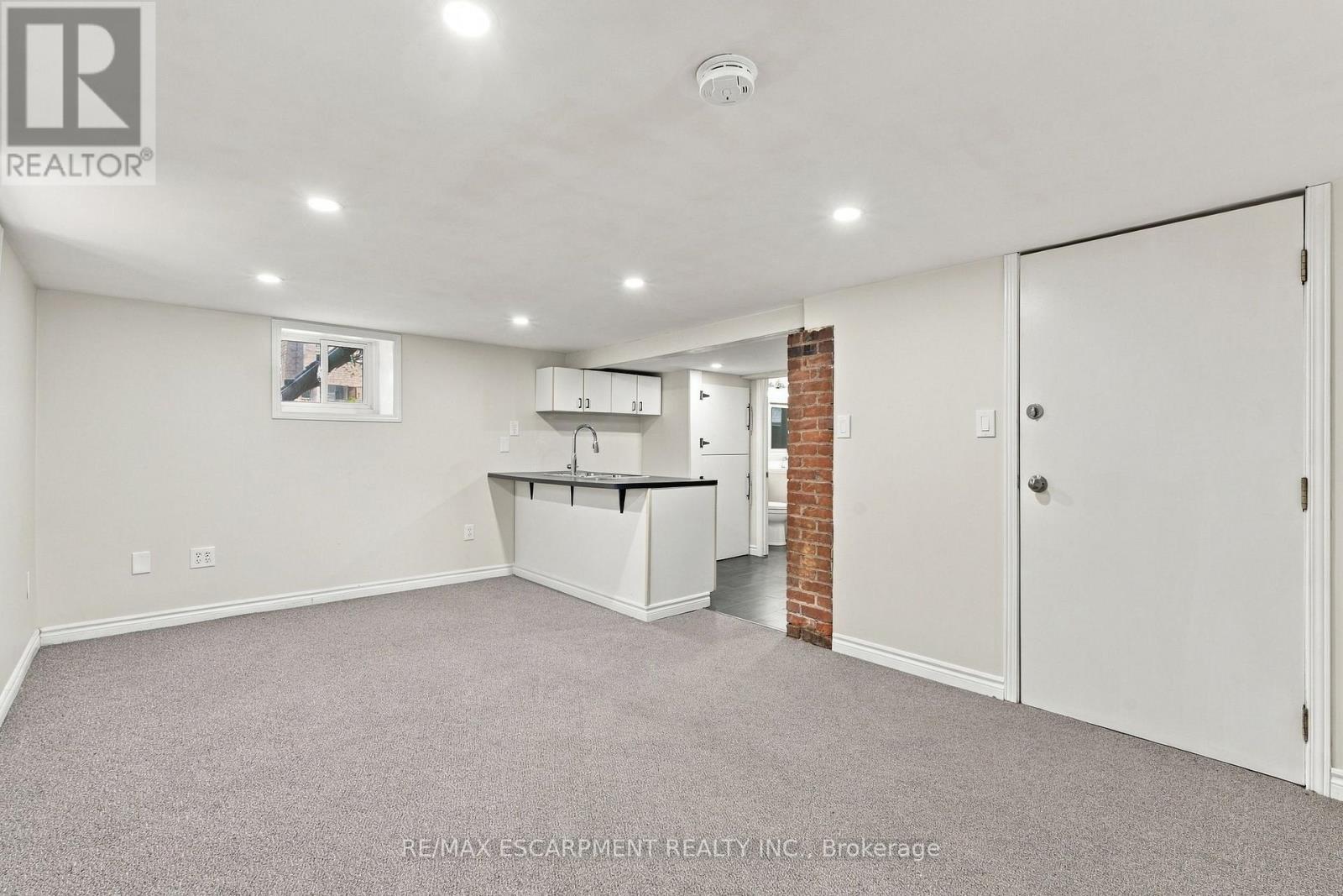 100 BALSAM AVENUE S - Image 6