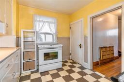 1067 Valour Road, Winnipeg, MB R3G3B9 Photo 9