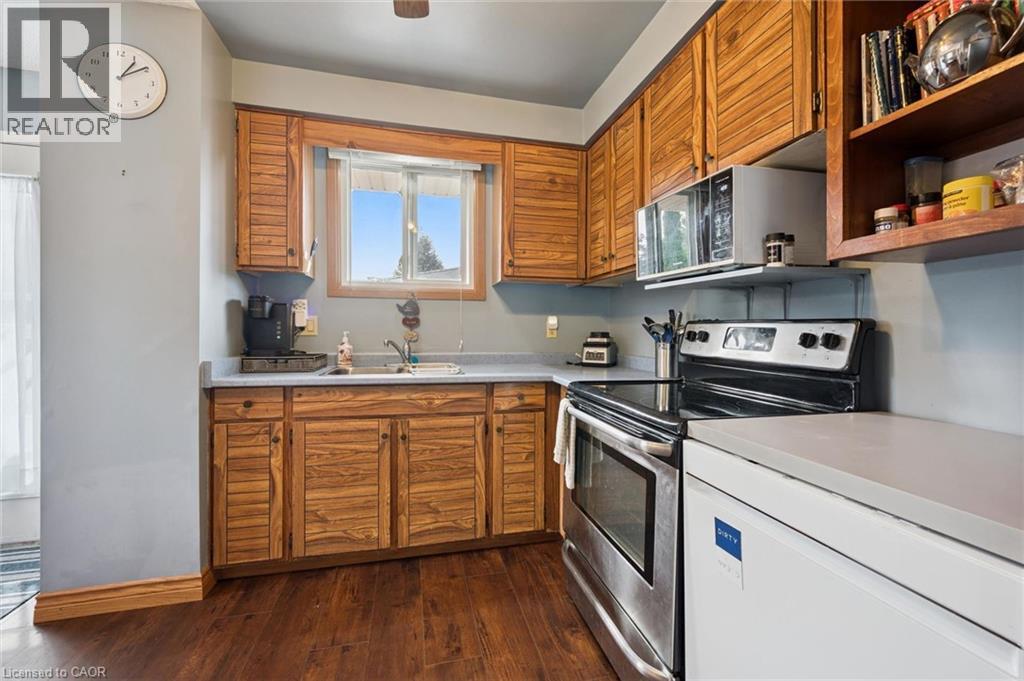 121 NATHANIEL Crescent - 13