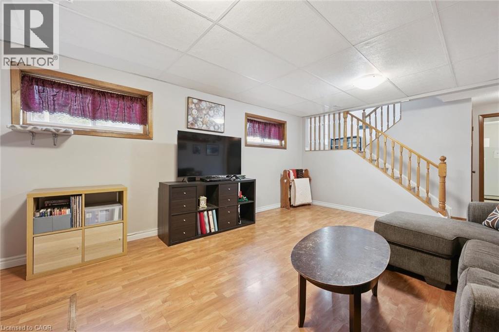 121 NATHANIEL Crescent - 19