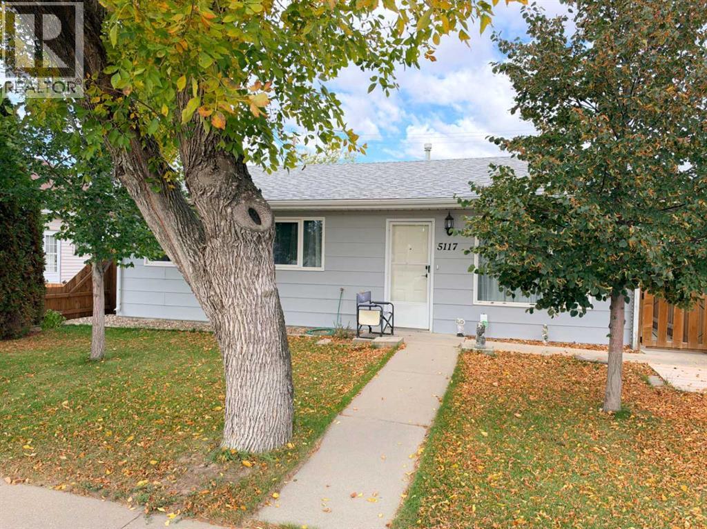5117 45 Avenue - 1