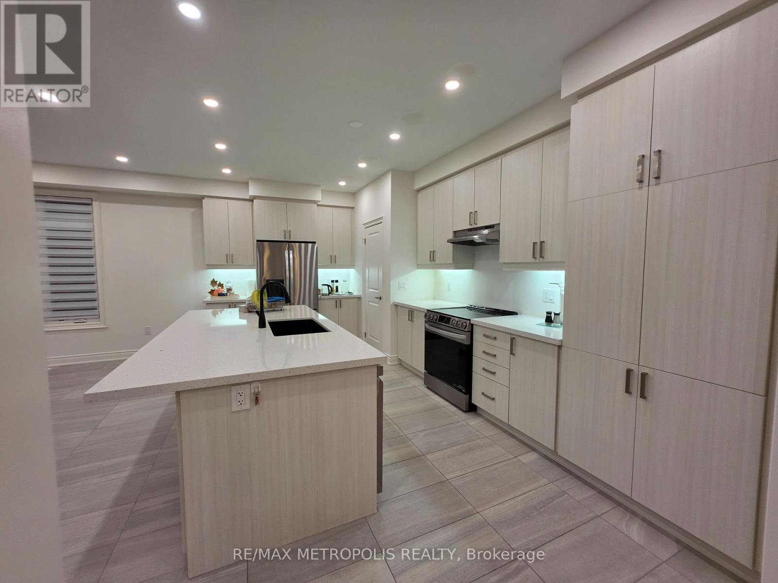 10 WRAGGS ROAD - 13