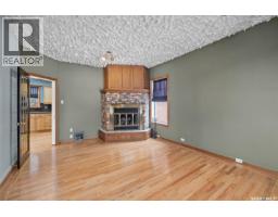 Family room - 1027 4th Street E, Prince Albert, SK S6V0L1 Photo 11