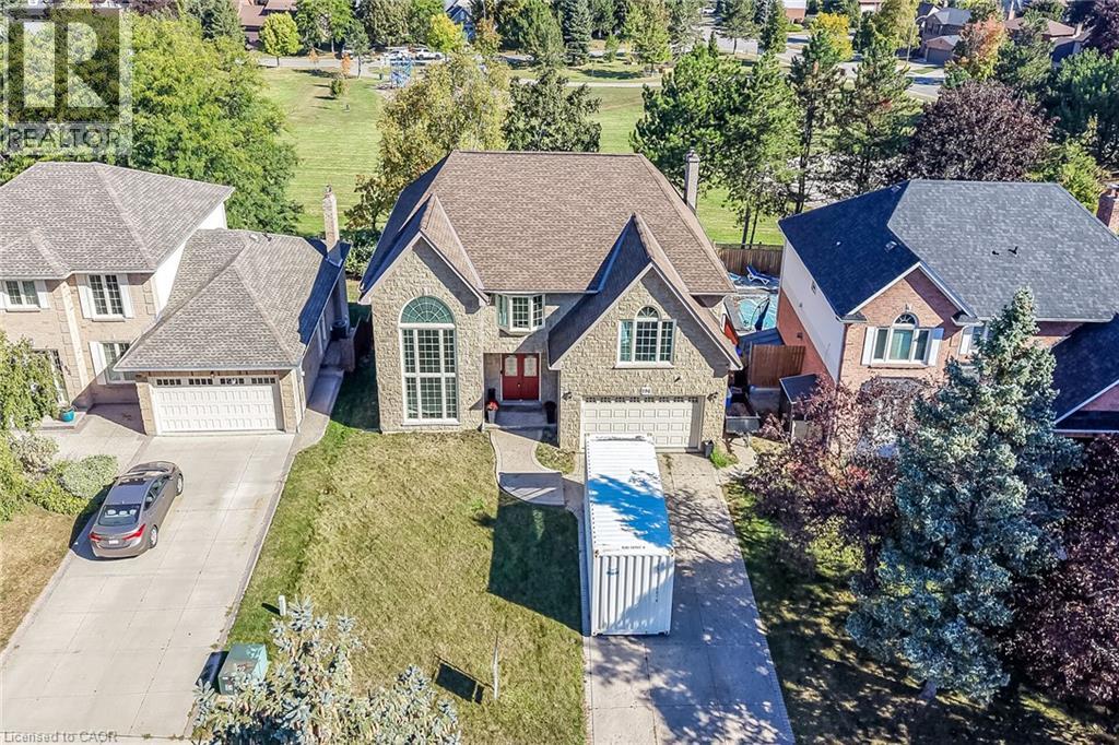 196 BLUEBELL Crescent, Ancaster — photo 2