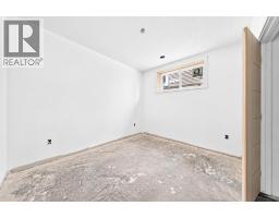 564 Livingston Way - photo 32