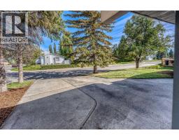 Kitchen - 10607 Maplecreek Drive Se, Calgary, AB T2J1V2 Photo 6