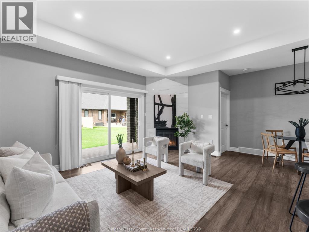 410 CASERTA CRESCENT - 10