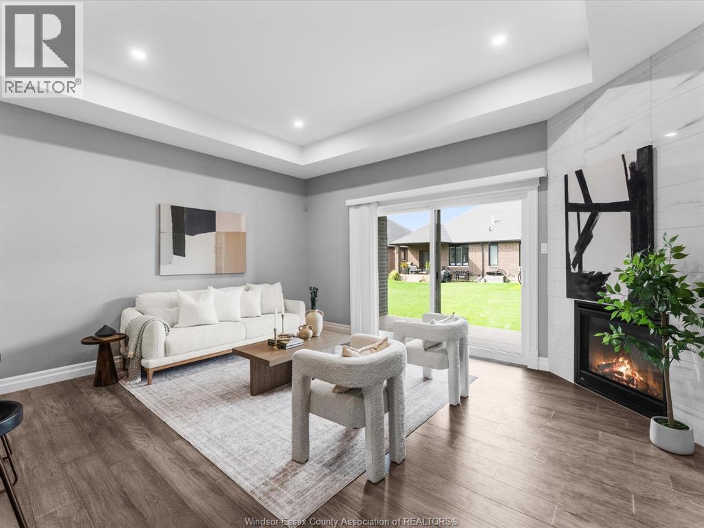 410 CASERTA CRESCENT - 12
