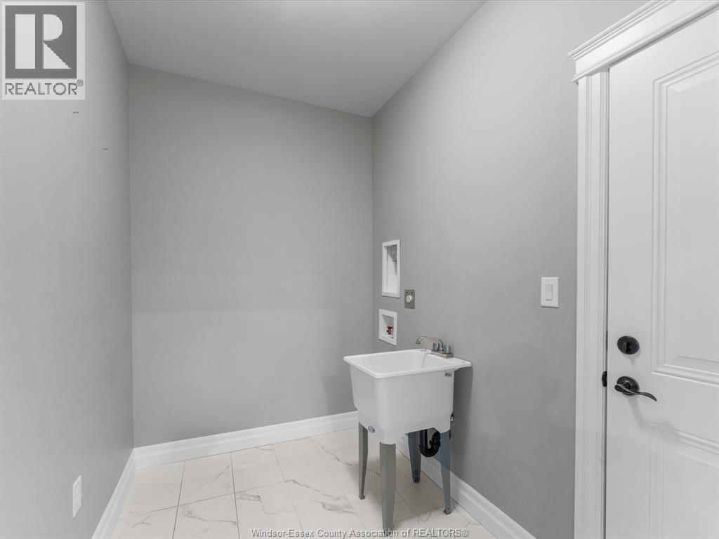 410 CASERTA CRESCENT - 22