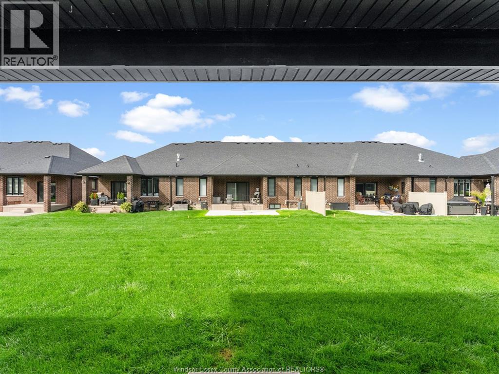 410 CASERTA CRESCENT - 33