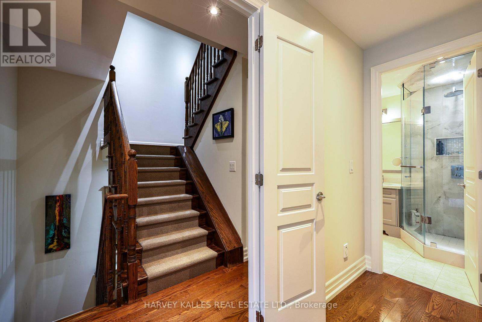 #TH9 21 BURKEBROOK PLACE - 30