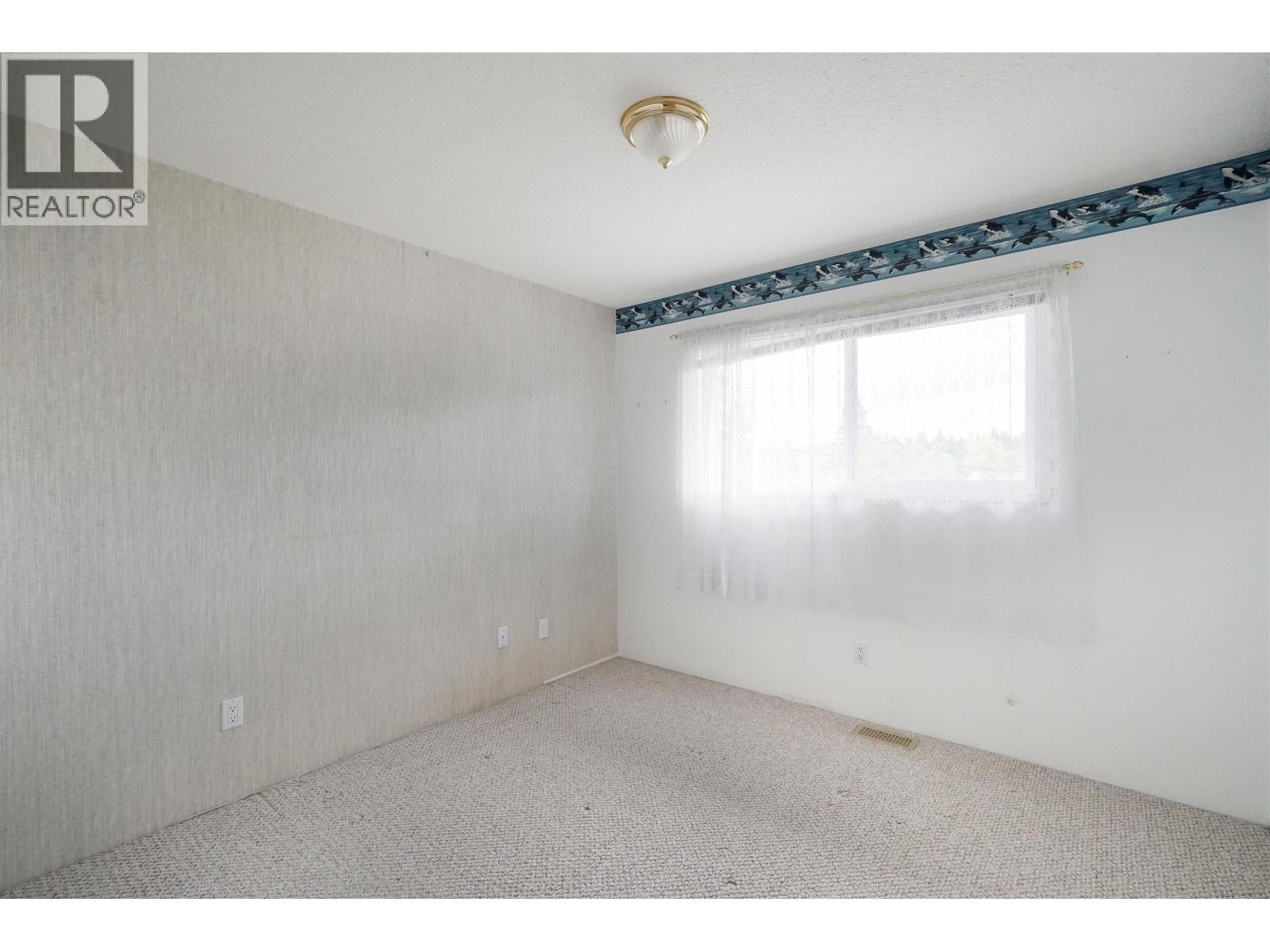 Photo 20 of 27