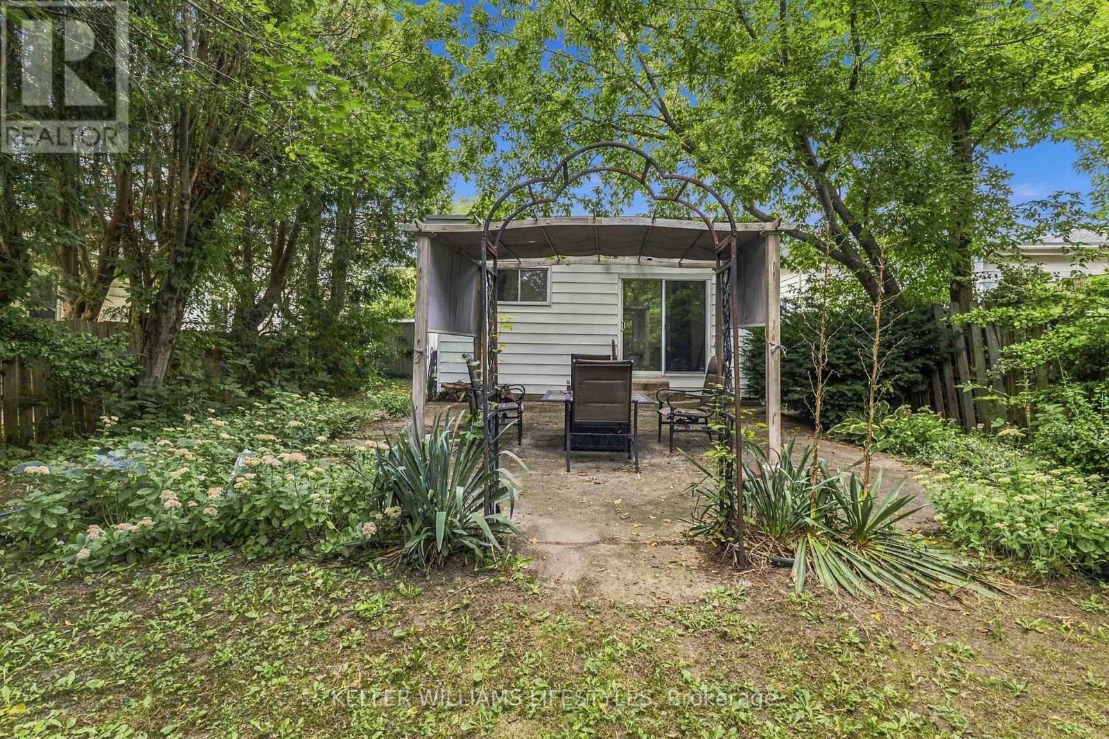 573 Hill Street — photo 28