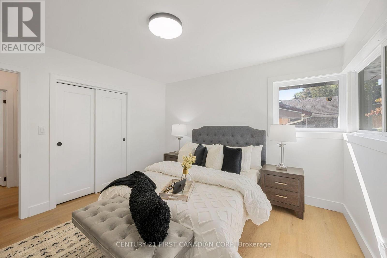 1492 NORTH VERNON AVENUE - 18