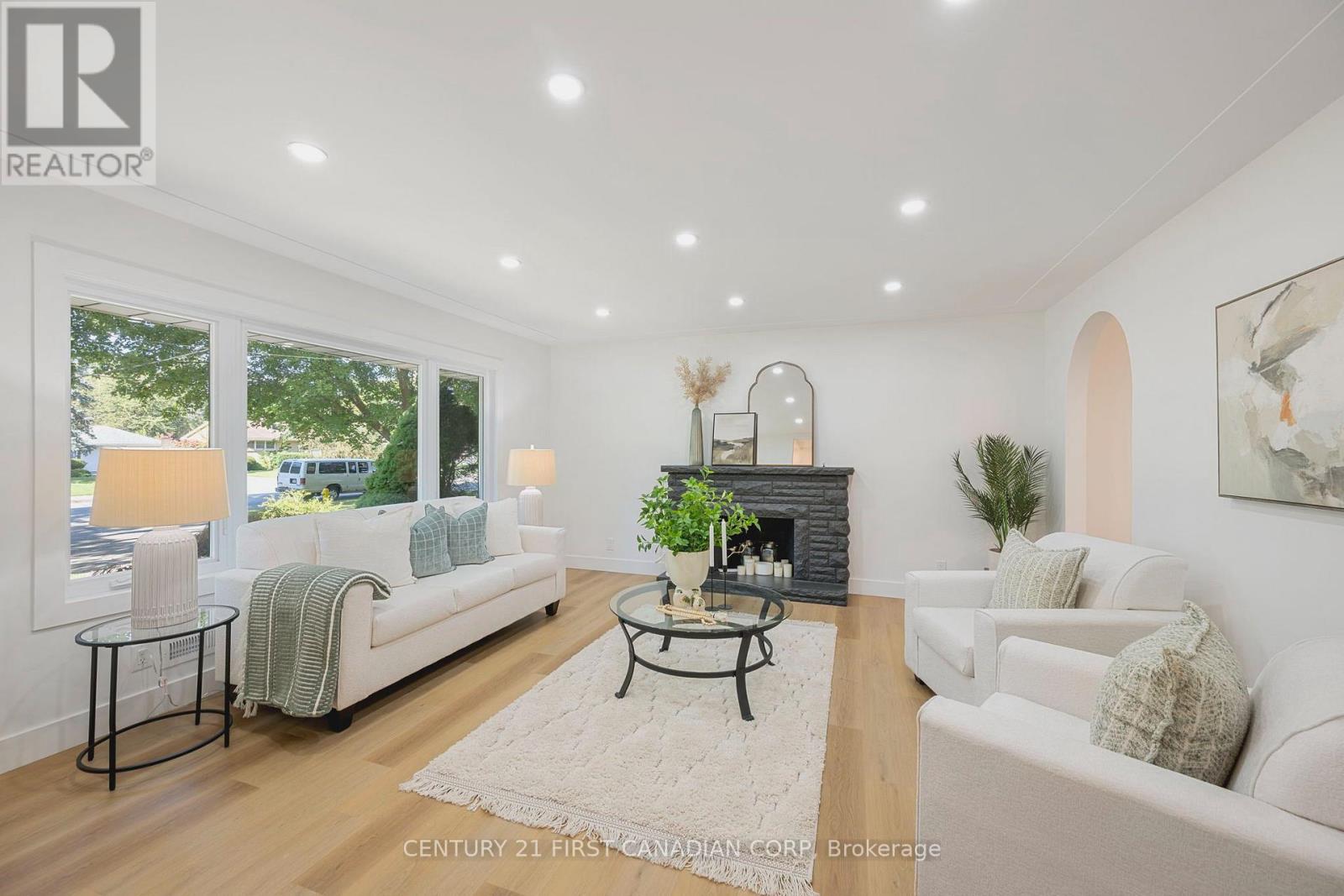 1492 NORTH VERNON AVENUE - 8
